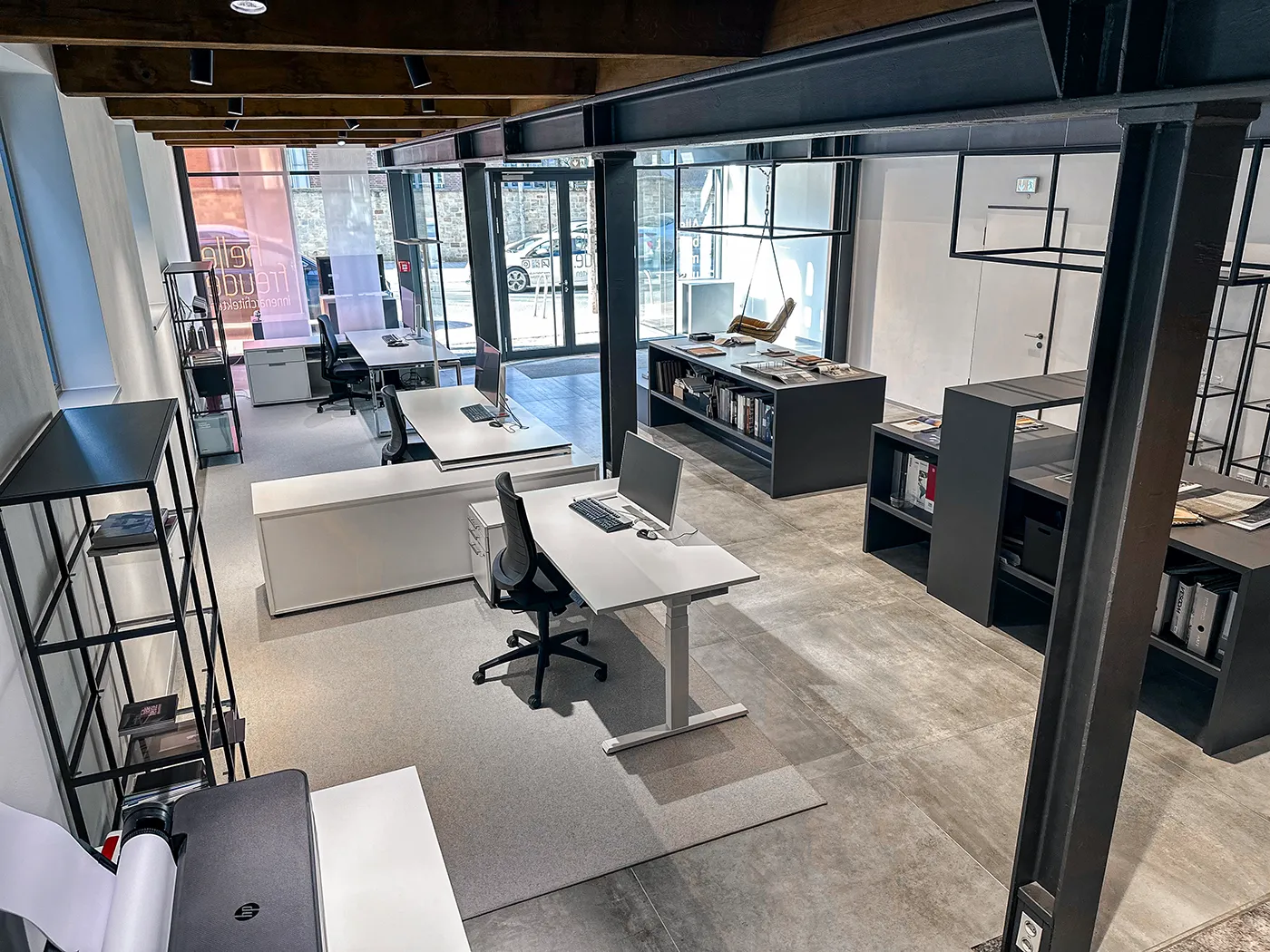 Blick über das Büro von helle freude